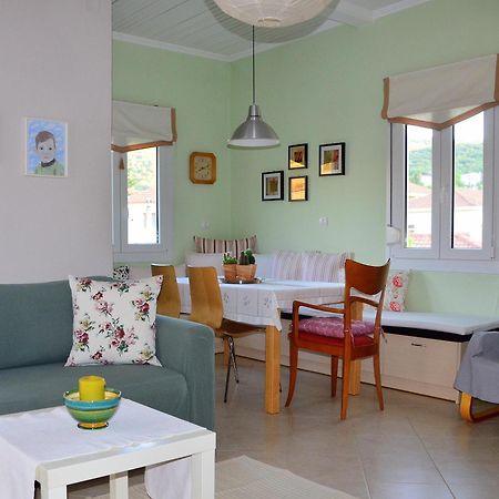 Family And Relaxing House In A Village Rodotopi Екстериор снимка